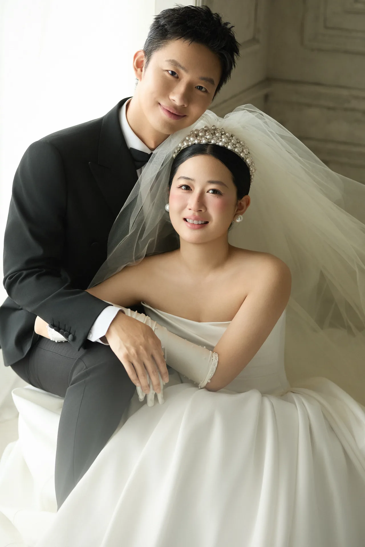 殷皓天与任好婚纱照 8