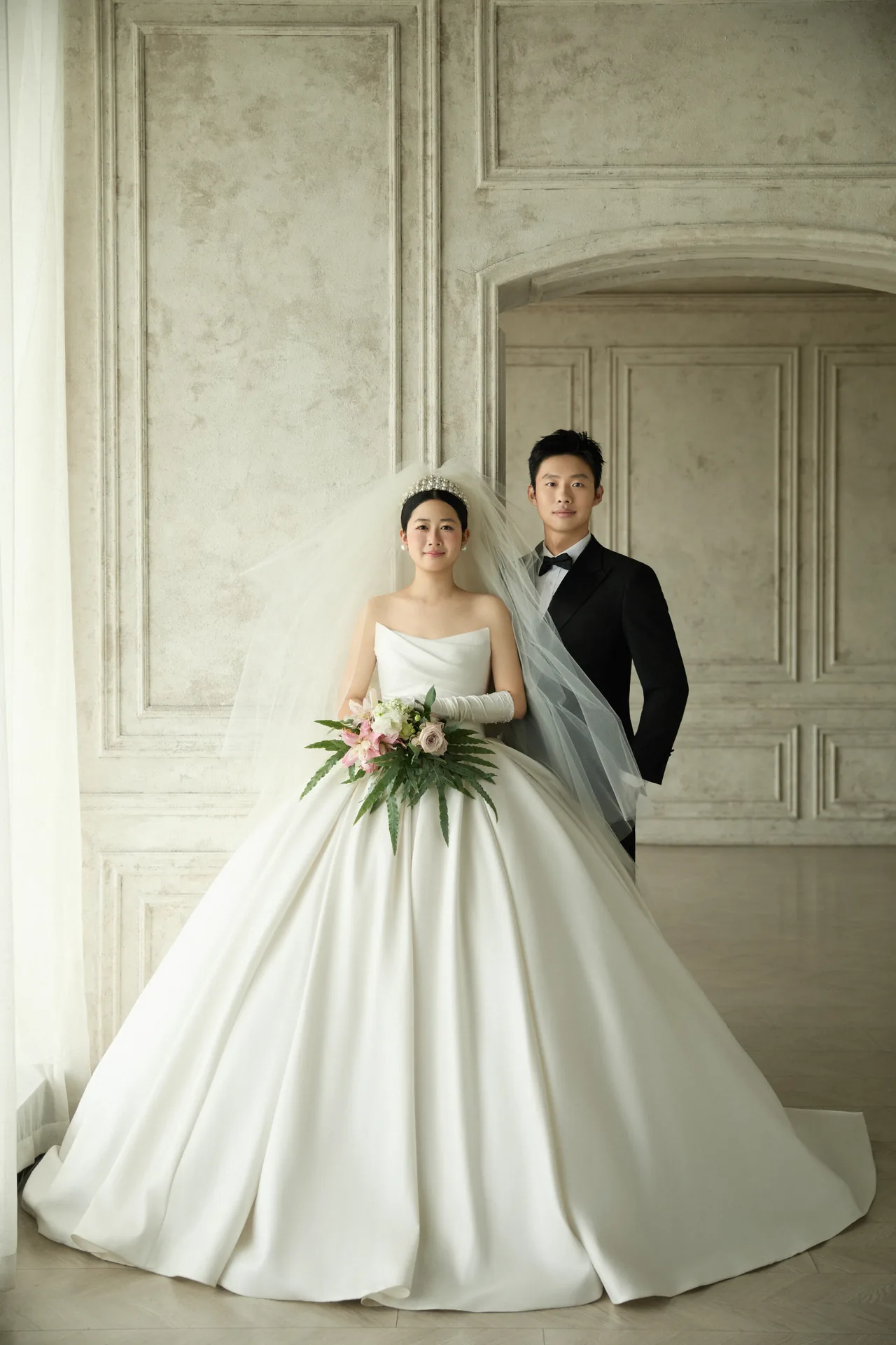 殷皓天与任好婚纱照 9